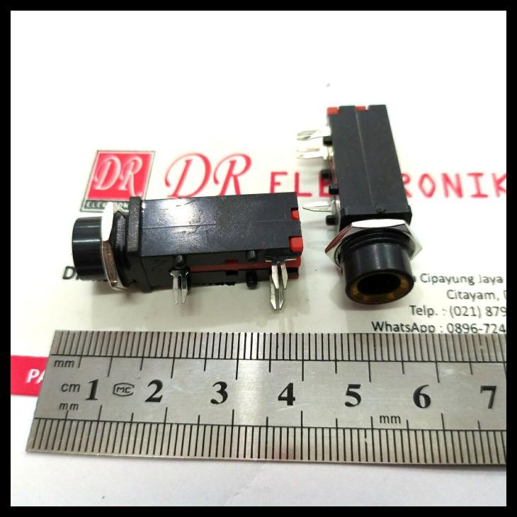 

Soket Socket Mic Akai Plastik Stereo Female Cewek Kode 1454