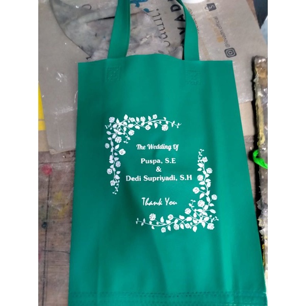 

Tas Spunbond/Tas Kain / Tas Godiebag Sablon ukuran 30x40x8