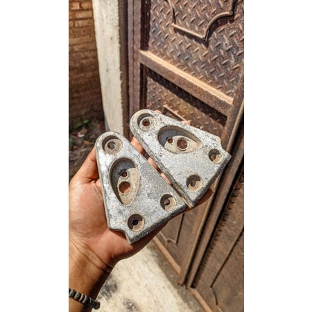 KUPINGAN LAMPU DEPAN TIGER LAMA KUPINGAN LAMPU TIGER LAMA TIGER 2000 ORIGINAL