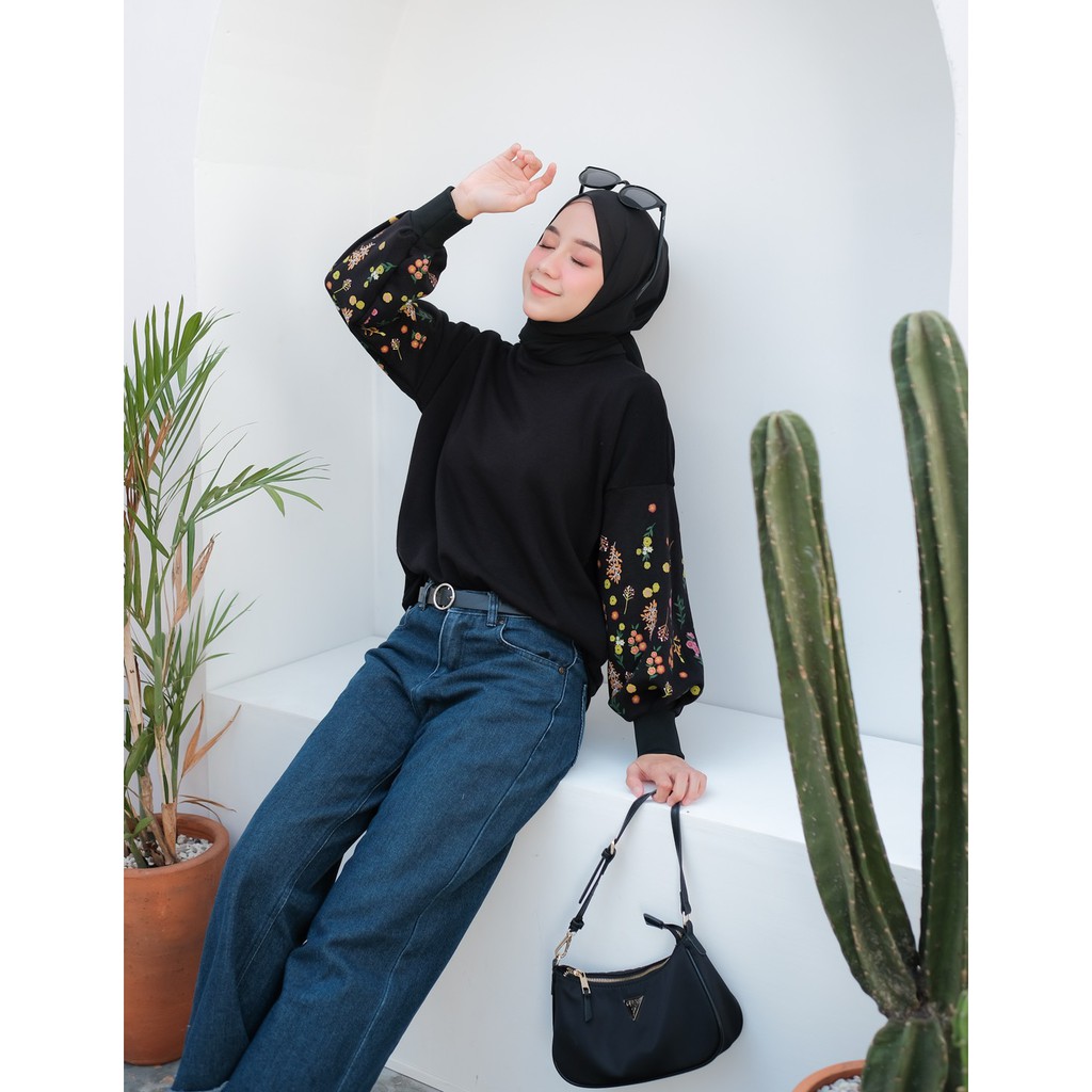 Meira Sweater  Shopee  Indonesia