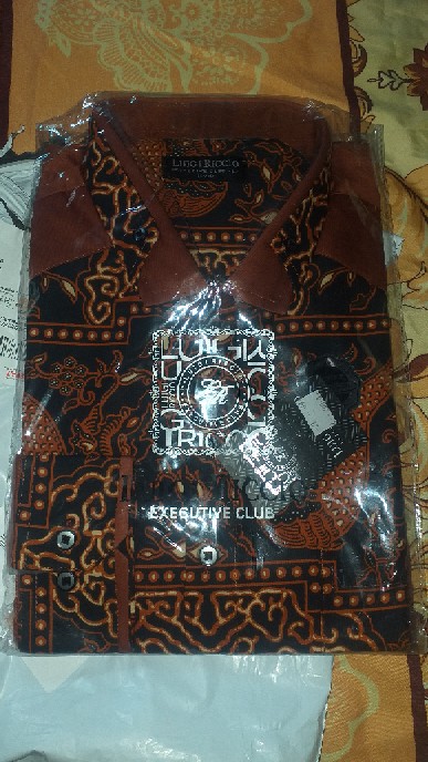 Luigi Riccio Kemeja Batik Pria Kombinasi Brown Series Lsr208.01
