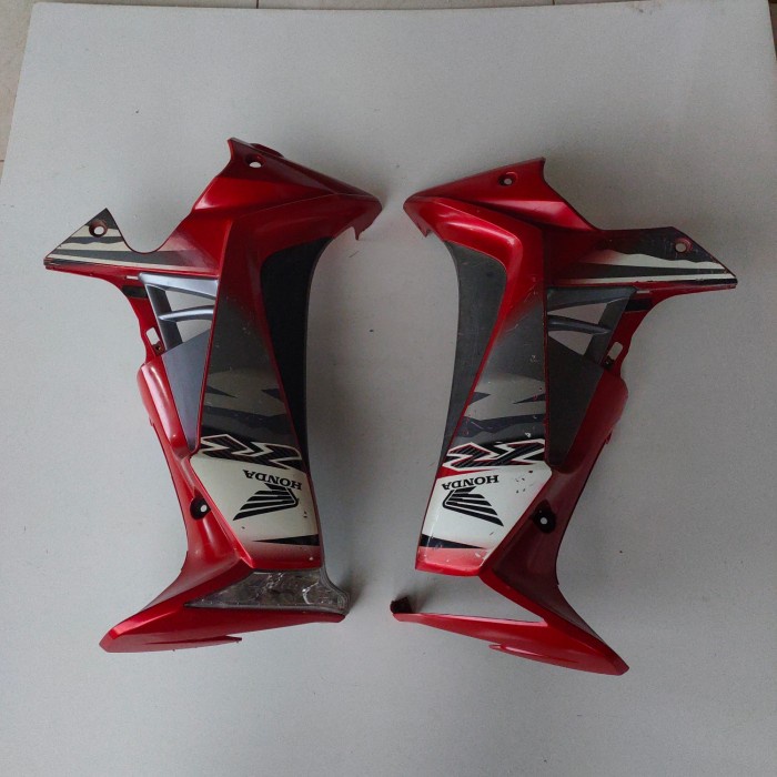 sayap depan kiri kanan supra x 125 batman warna merah original