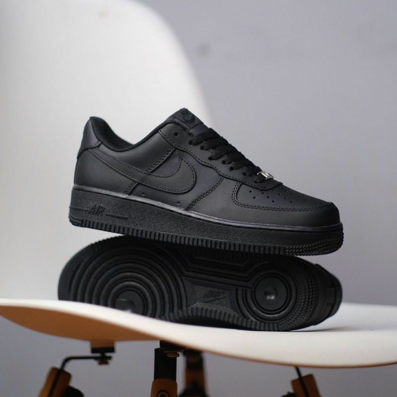 sepatu nike air force 1 07 full black original