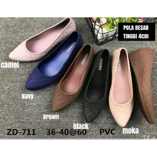 

Jellyshoes kotak totol merk Bekro