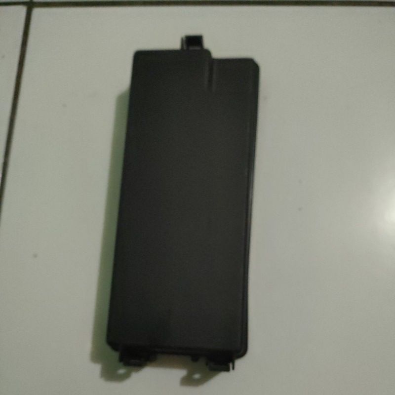 tutup atas box sekring Honda Mobilio