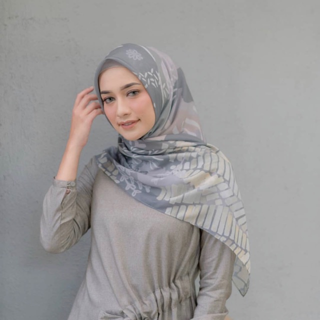 READY STOCK EISHA SERIES GREY BY LOUISALUNA