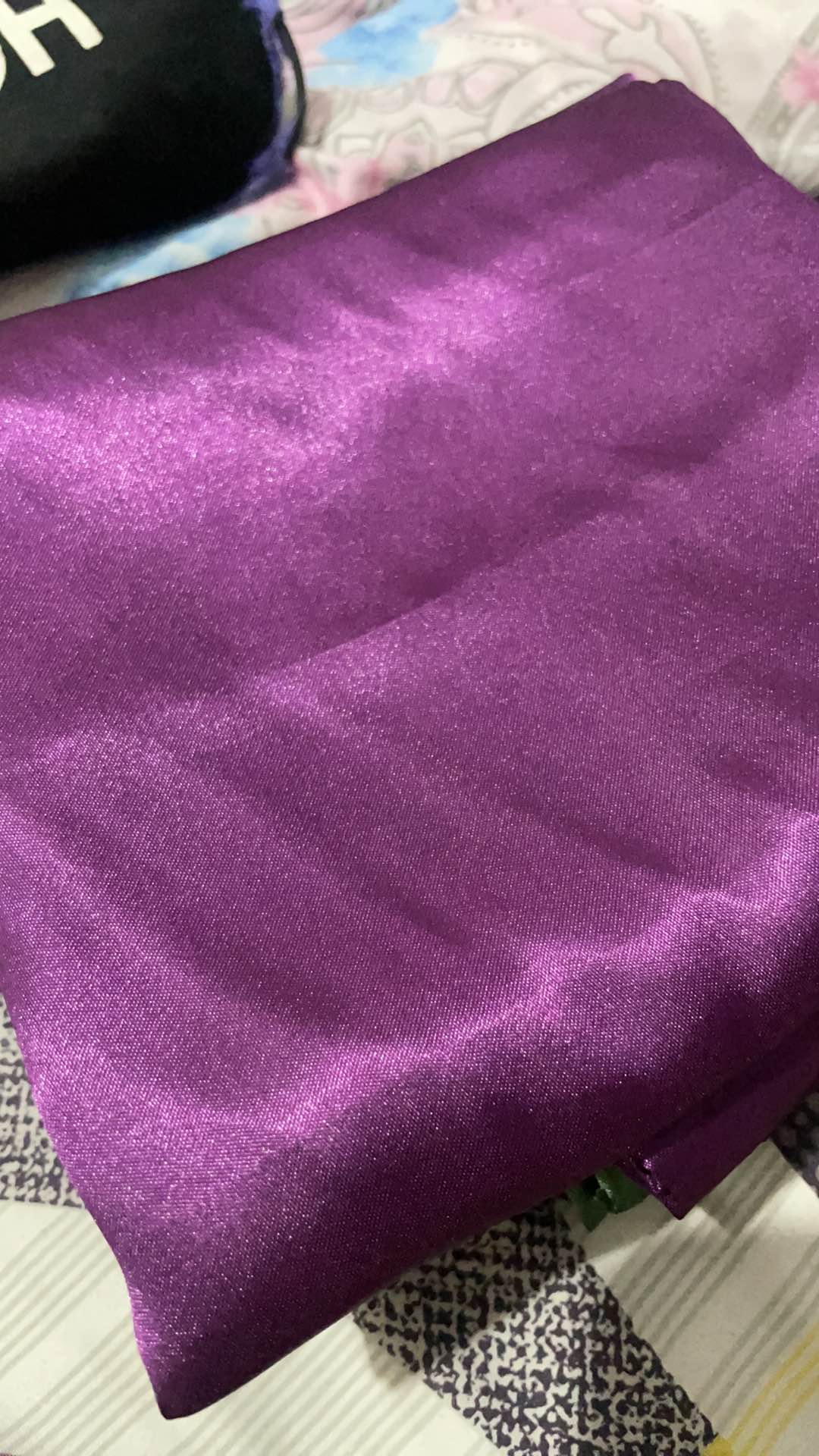 Sarung Bantal Satin / Satin Pillowcase