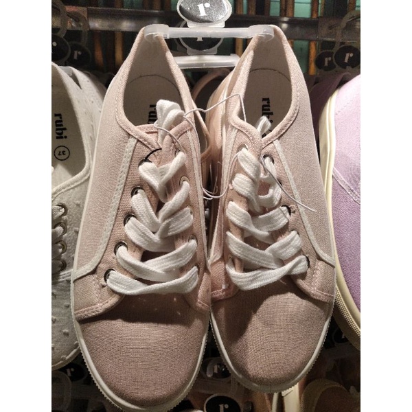 SEPATU RUBI SNEAKERS