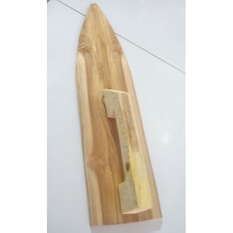 Kusut Kayu untuk Meratakan Semen