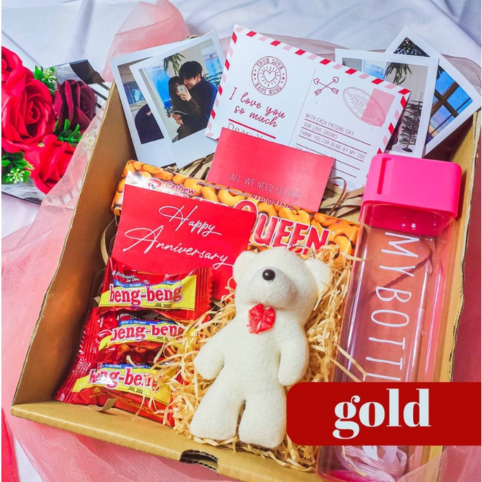 

Love Box - Kado Hampers Gift Box Cewek Pacar Hadiah Anniv Ultah Coklat - Gold, NoExtraBubble
