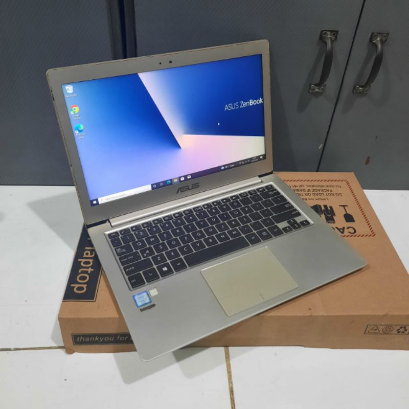 Laptop Asus Zenbook UX303UB, Core i7-6500U Ram 8GB/1TB HDD Nvdia Geforce 940MX 2GB FHD IPS Body super slim ringan