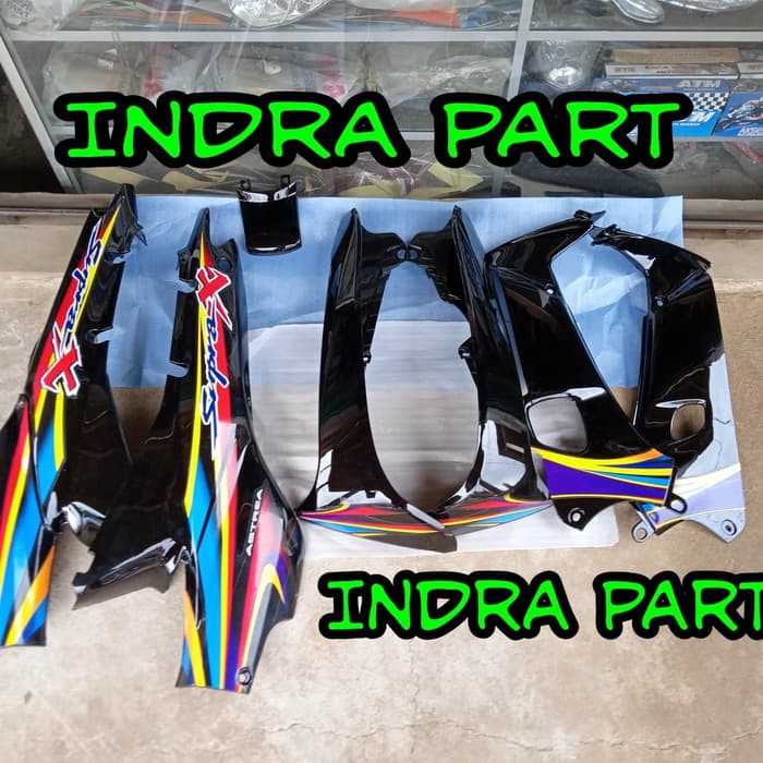 cover body belakang berikut sayap depan motor supra x lama 2002 2005 .