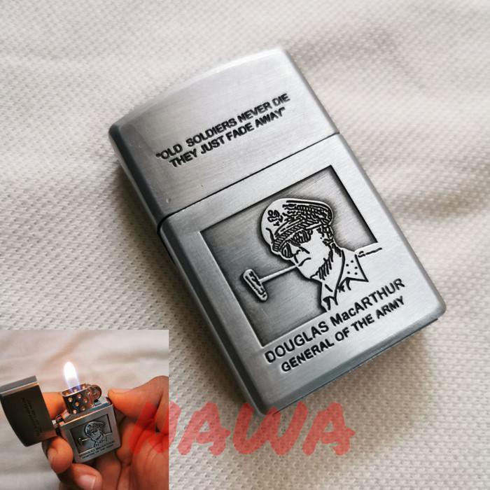 Korek Api Gas Unik Model Zippo Embos Douglas MacArthur