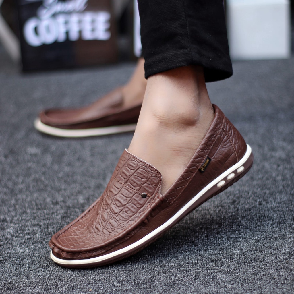 Abraham Britanic - Sepatu Casual Slip On Kulit Asli Kerja Kantor Pria Hitam