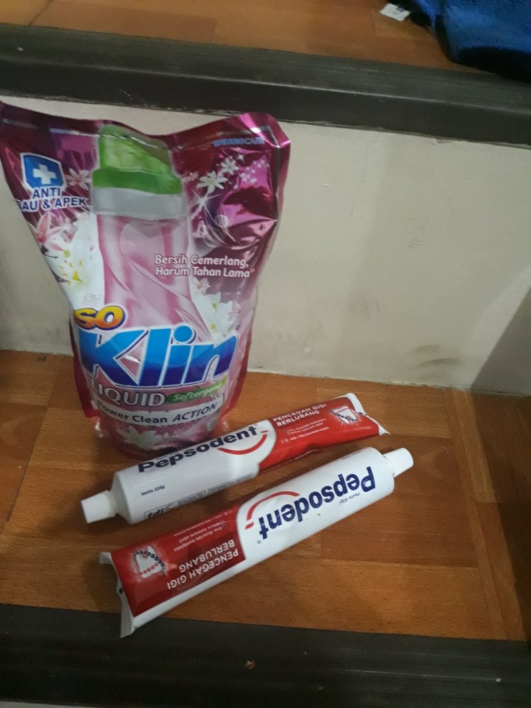 Termurahh,..soklin Liquid Detergent Pouch - 750ml