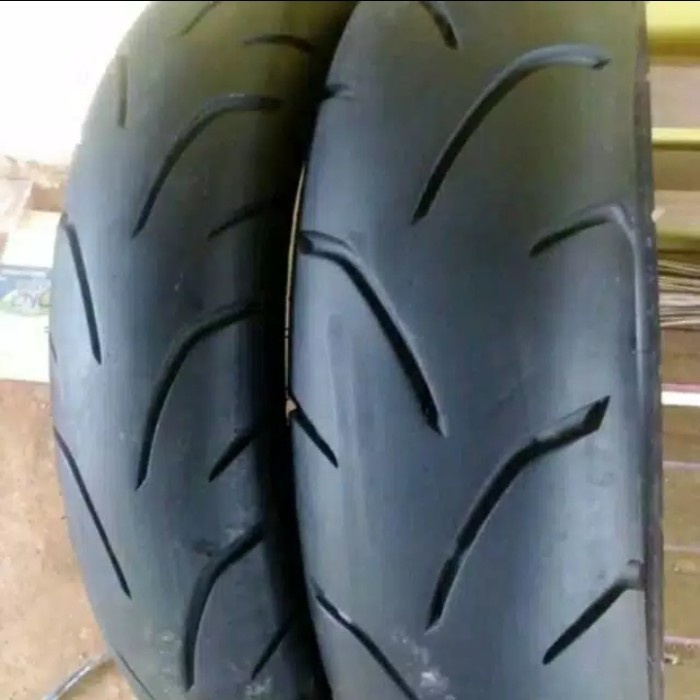 ban motor nmax sepasang second bukan vulkanisir atau suntikan .