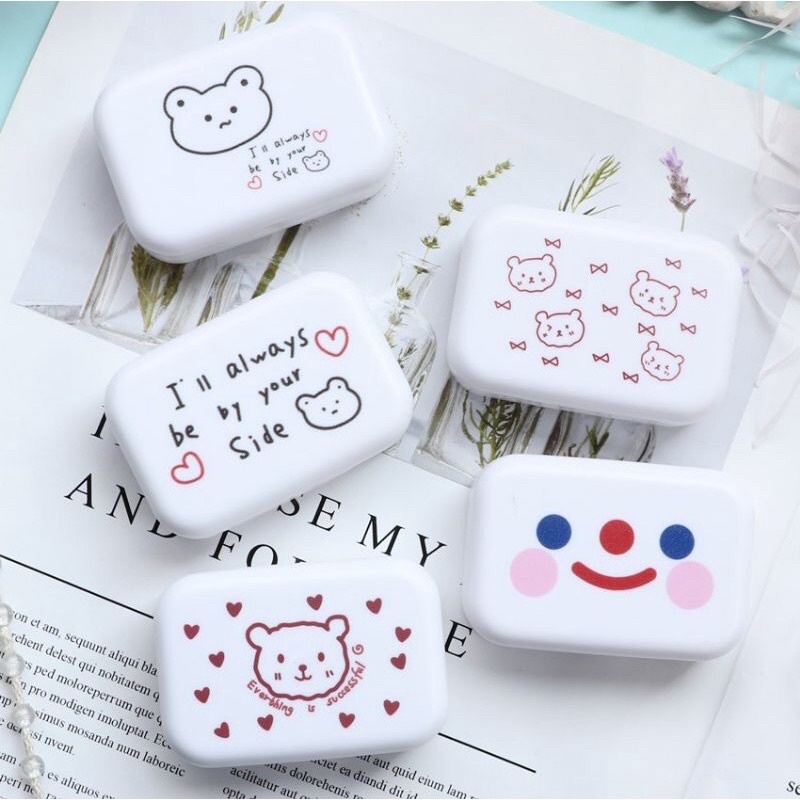 Tempat softlens karakter dengan cermin kaca bear smile