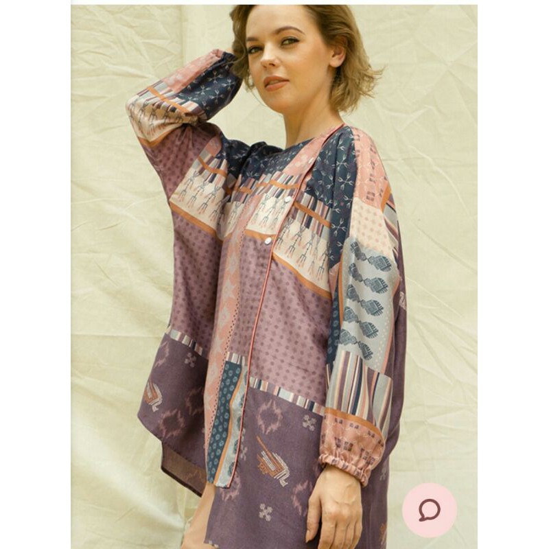 Printed Maroon Tamou kolaborasi cottoink dan Riamiranda