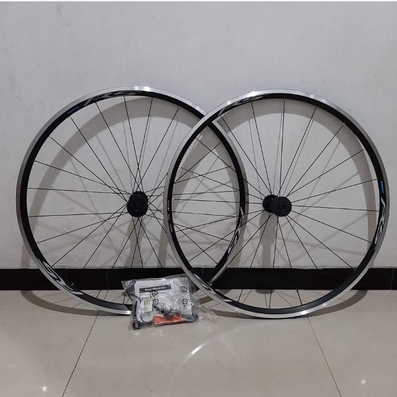 WHEELSET SHIMANO RS100 ROADBIKE 700 10 11 SPEED 20 24 HOLE WS RS100 ORIGINAL