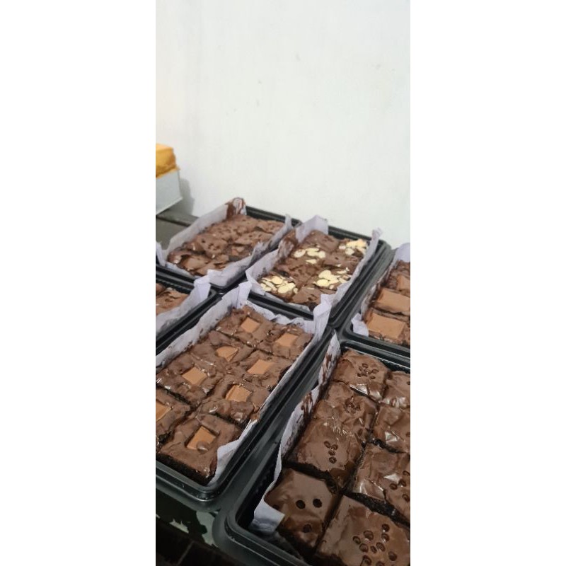 

Dhiva Brownies topping Silverqueen