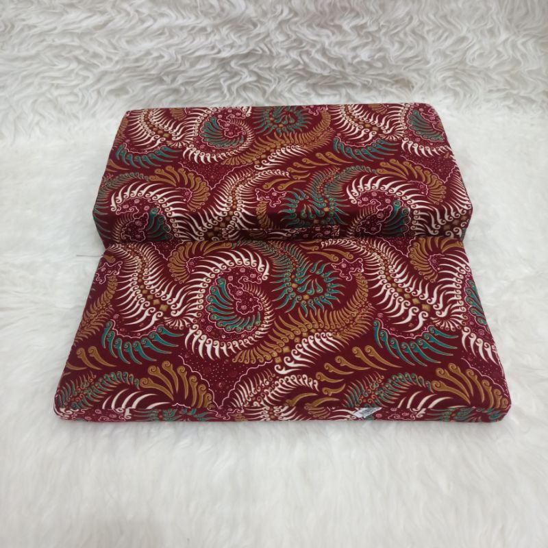 MATRAS MEDITASI LIPAT SARUNG KAIN BATIK