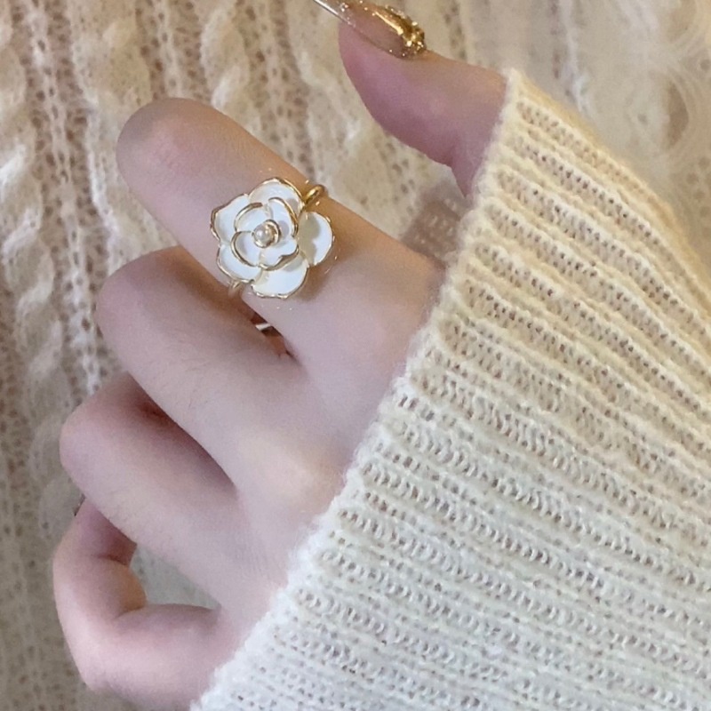 Cincin Model Terbuka Desain Bunga Camellia Warna Putih Gaya Korea Untuk Wanita