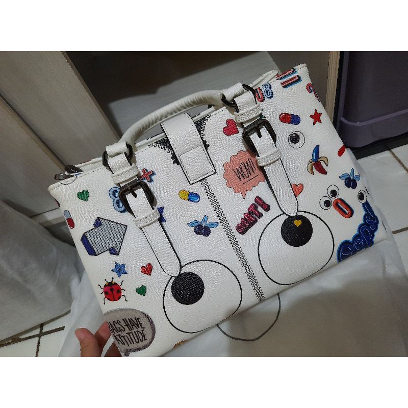 Preloved Huer Abhewy Eye Theme Limited Edition