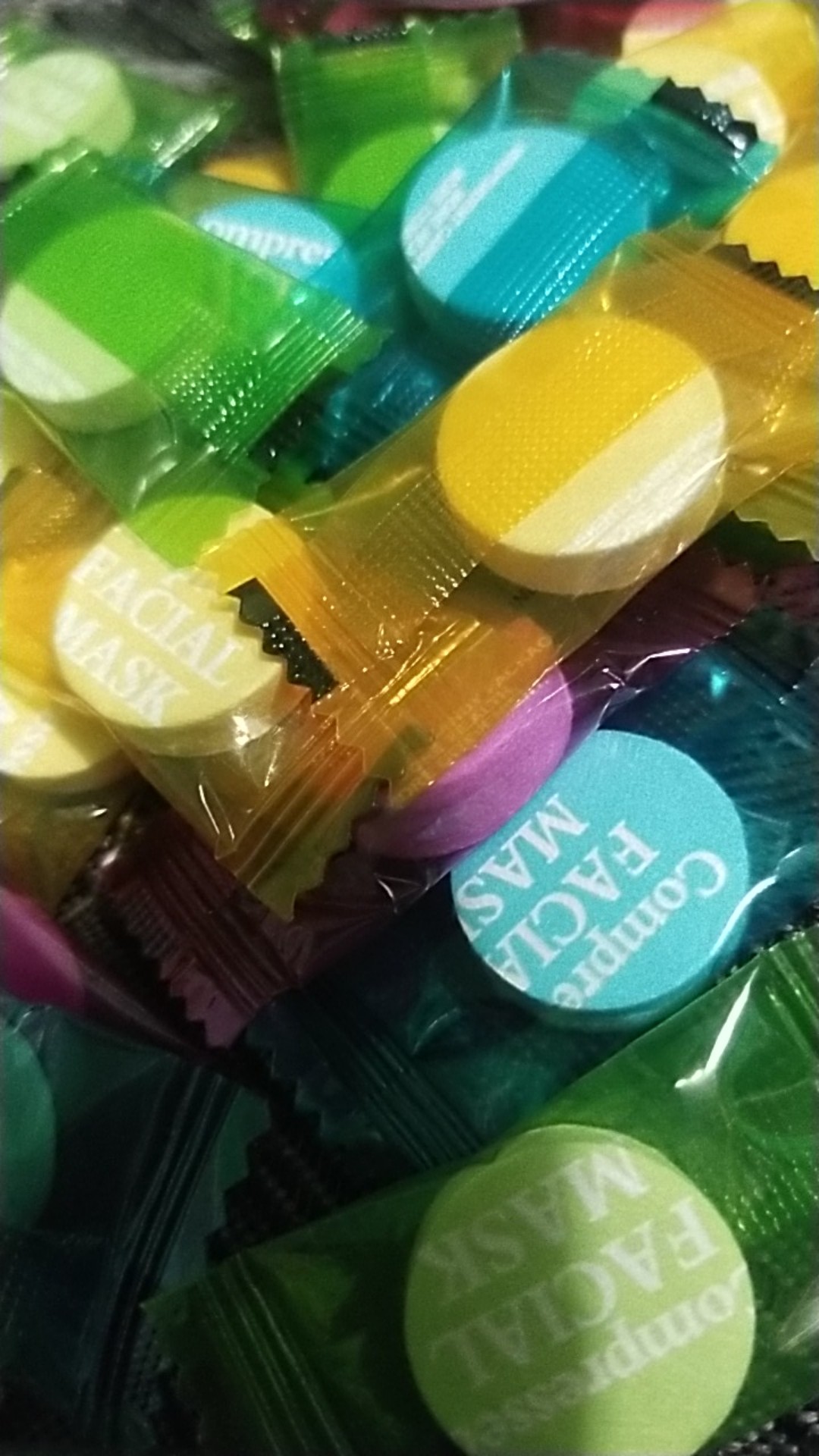 Compressed Mask ( Masker Tissue Topeng )