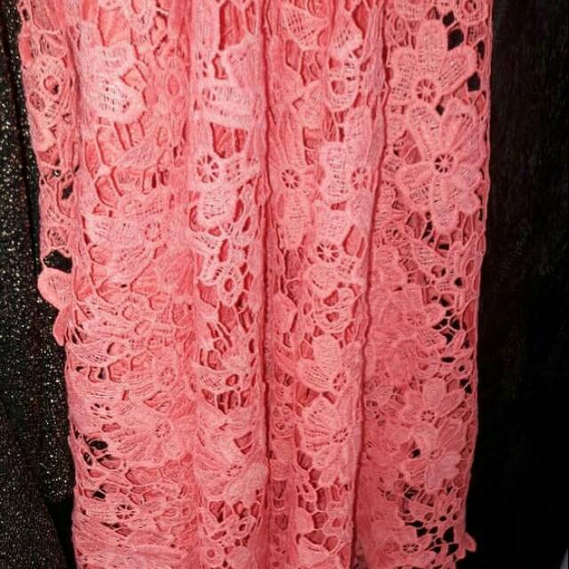 Turrahmi textile bahan brokat frada