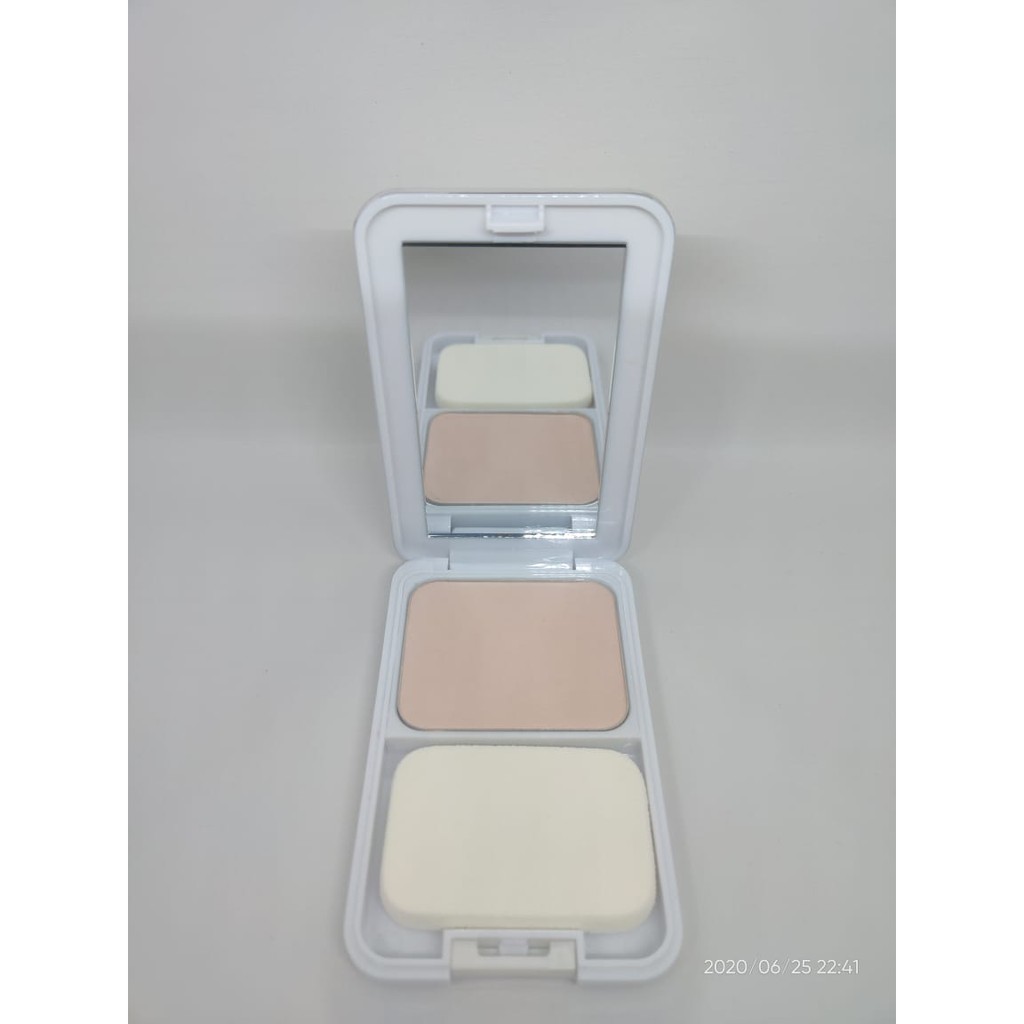 Dr. UBETA A. TWO WAY CAKE BEIGE 14 g. Alas Bedak dan Bedak Padat Terbaik. Mengandung Tabir Surya.