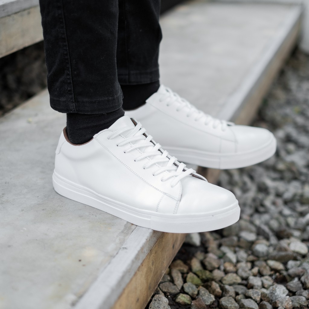 Muzzle White | 36-44 | Sepatu Sneakers Putih Original Sneaker Casual Sniker Kasual Jalan Pria Wanita Lokal Ori Footwear | FORIND x Lvnatica