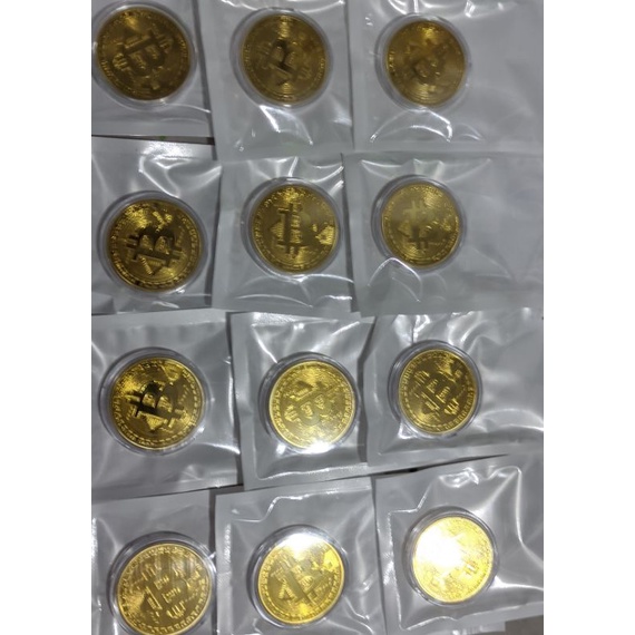 miniatur bitcoin bahan logam