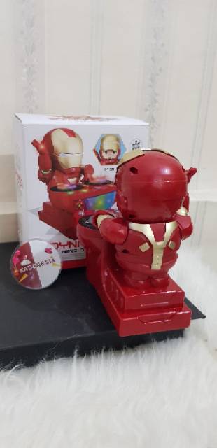 Mainan Avengers Ironman Lampu Musik bisa Jalan