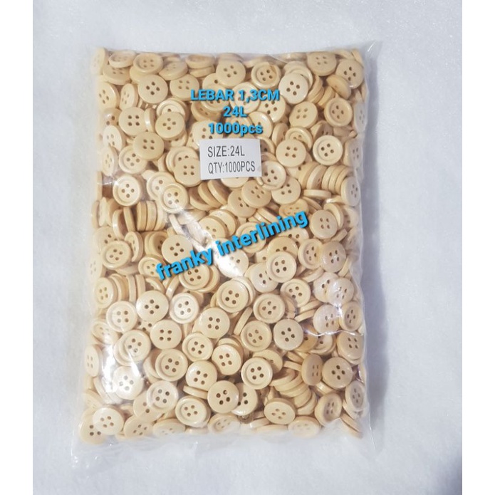 KANCING KAYU LEBAR 1,5CM ( 24L ) BUNGKUS BESAR ISI 1000PCS