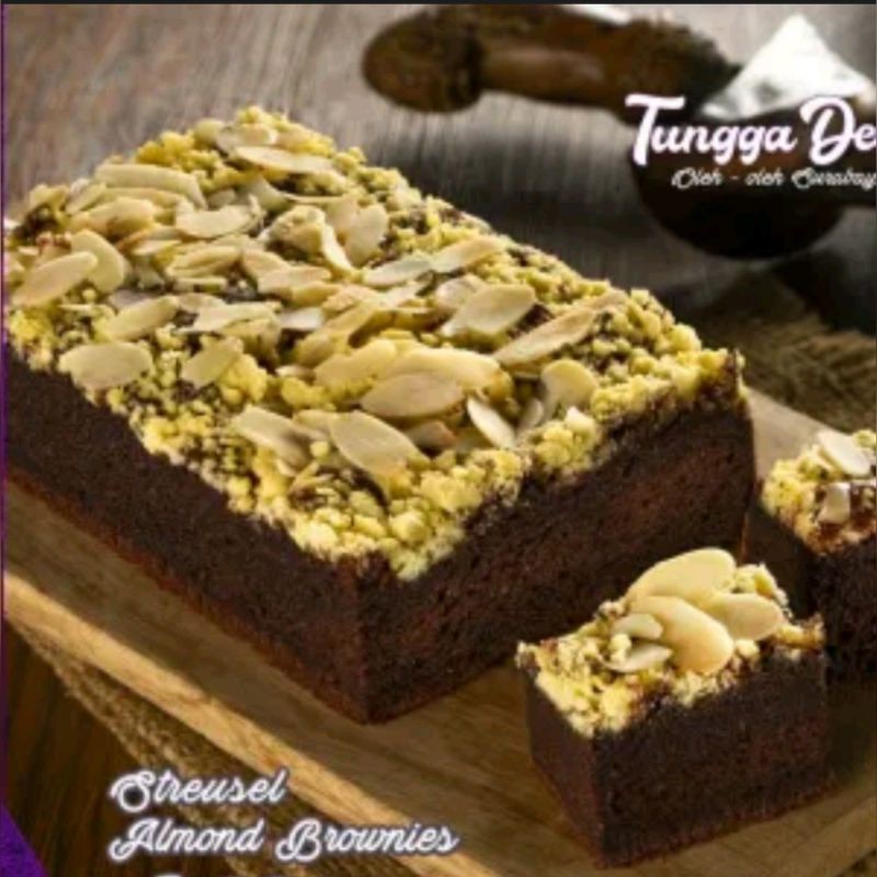 

streusel almond brownies by tungga dewi