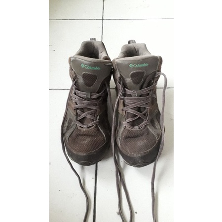 sepatu treking columbia preloved