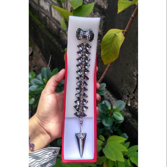 Bros dagu Swarovski hitam panjang