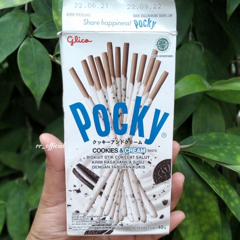 

Biskuit Stik Pocky Cream Cookies Lapisan Krim Glicko Chocolate Cream 40gr