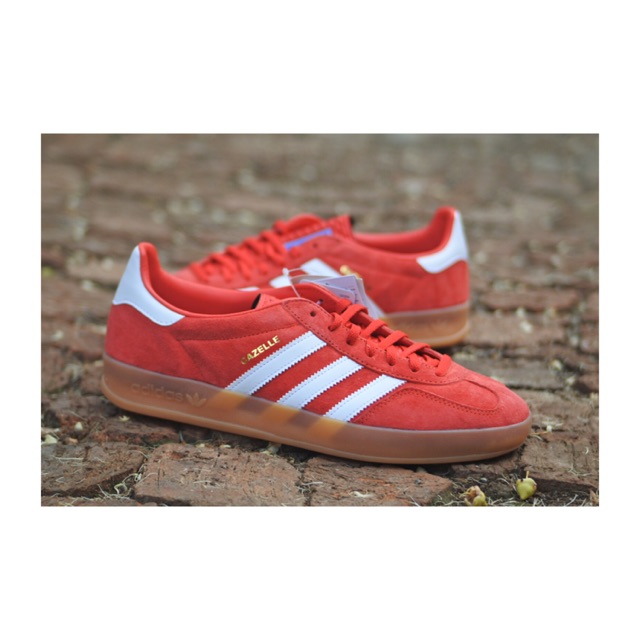 gazelle indoor red