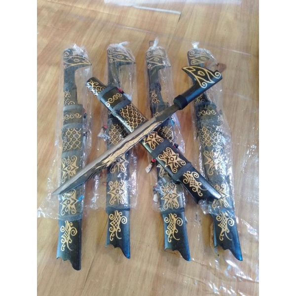 HOBI KOLEKSI MANDAU DAYAK KALIMANTAN.MANDAU MINI