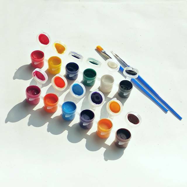 

Cat Akrilik 12 Warna Dalam Pot 5ml