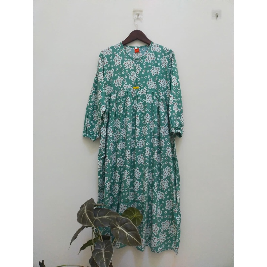 ￼MIDI DRESS RAYON MOTIF BUNGA /MIDI DRESS WANITA TERBARU/MIDI DRESS KEKINIAN/MIDI DRESS JUMBO/MIDI DRESS RAYON/MIDI DRESS TERMURAH/MIDI DRESS VIRAL kEKINIAN/BAJU SANTAI/BUSUI/BIG SIZE/MIDI TRENDI MASA KINI/GAMIS/DASTER