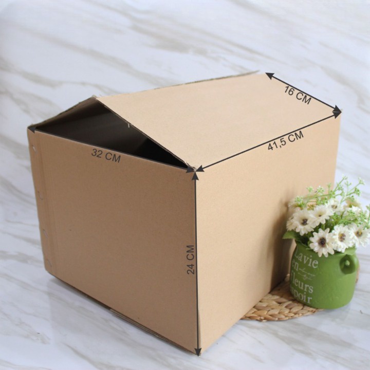 

Kardus Packing Cokelat Polos Box Barang Dus Kemasan Souvenir Kotak Karton Ukuran 41x32x24 cm Isi 5 pcs