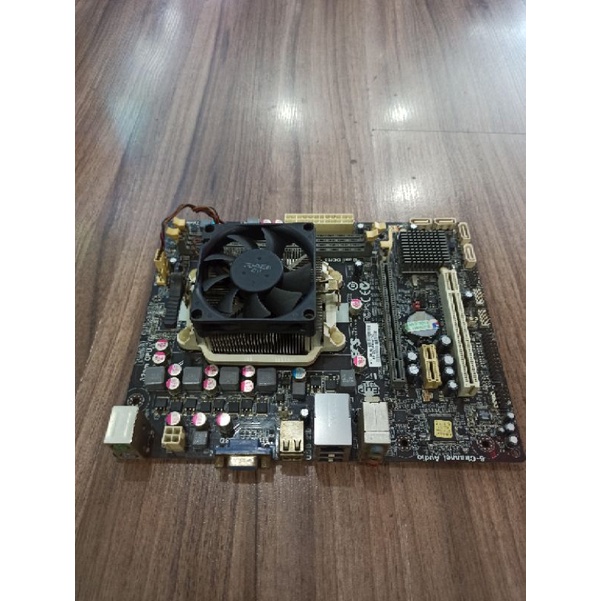 Paketan motherboard FM1 proce AMD A4 3300 plus fan