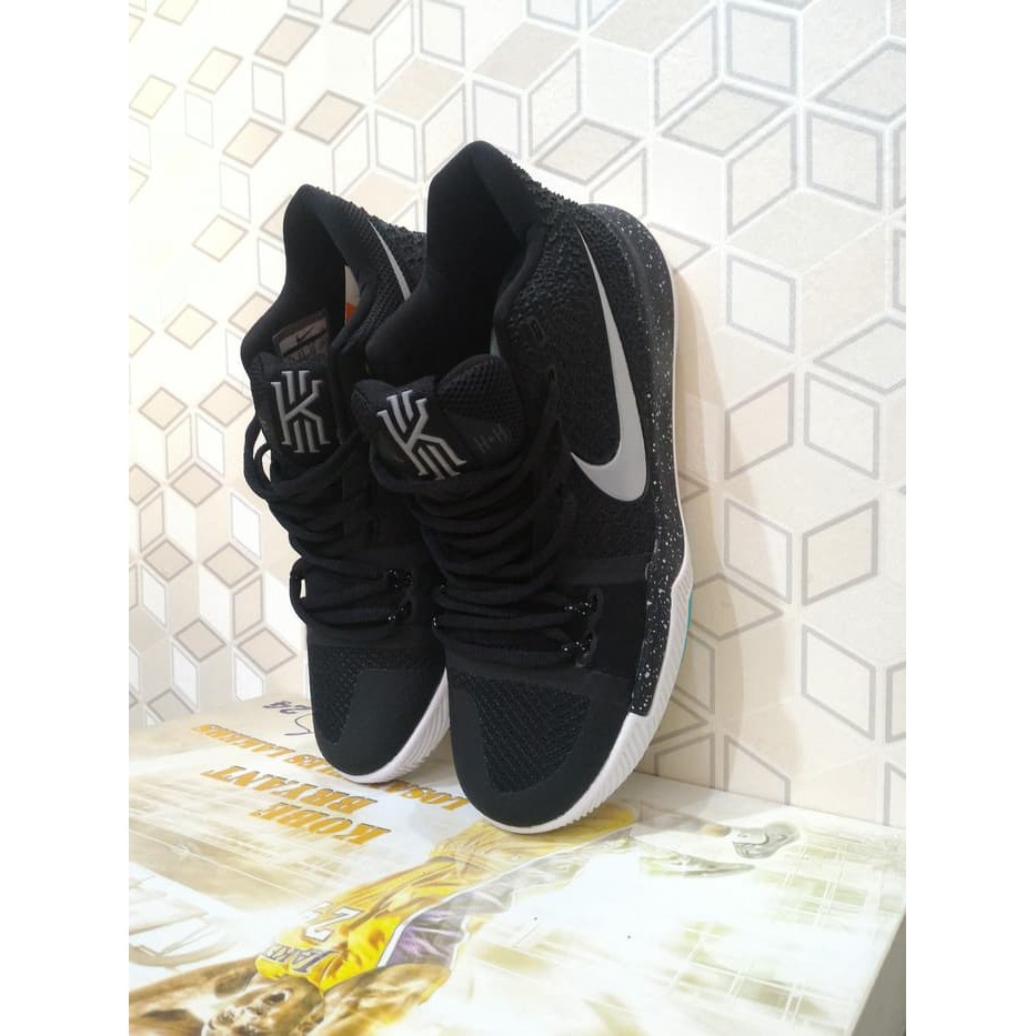 Dijual  FREE SHOES BAG Sepatu Basket Kyrie 3 Ice Black   Nike   Kobe   UA   Black Ice  40