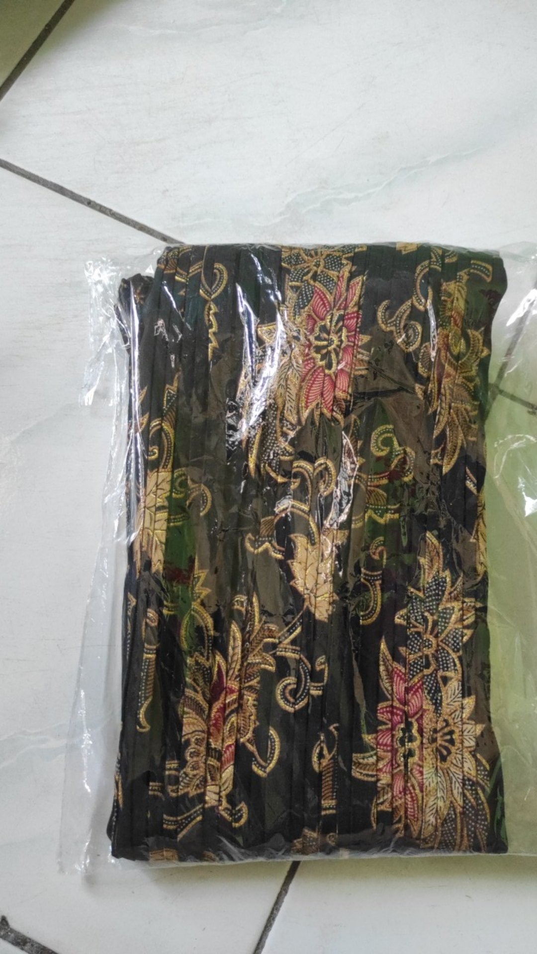 Couple Batik Azalea Hitam - Couple Kekinian - Couple Batik Populer - Couple Cantik