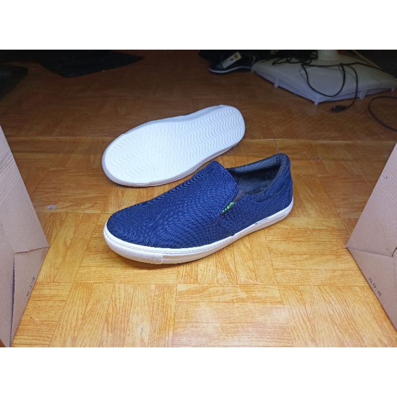 sepatu slip-on pria/cowok sneakers sekolah sepatuvans