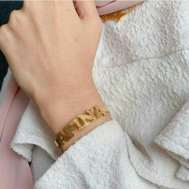 Gelang tangan / gelang nama / gelang wanita / gelang pria / gelang titanium