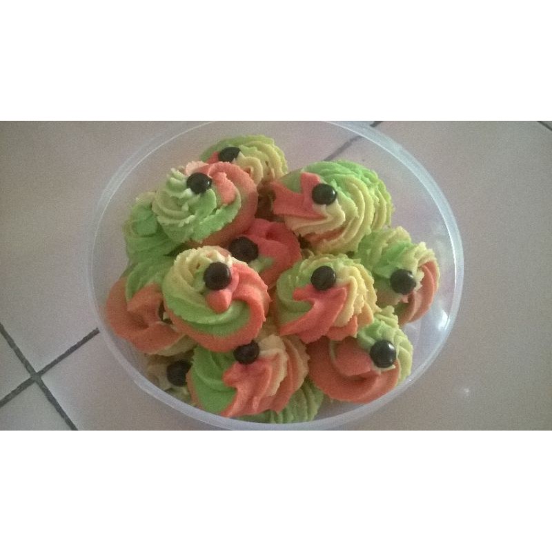 

kue kering/semprit susu/kue semprit/kue lebaran