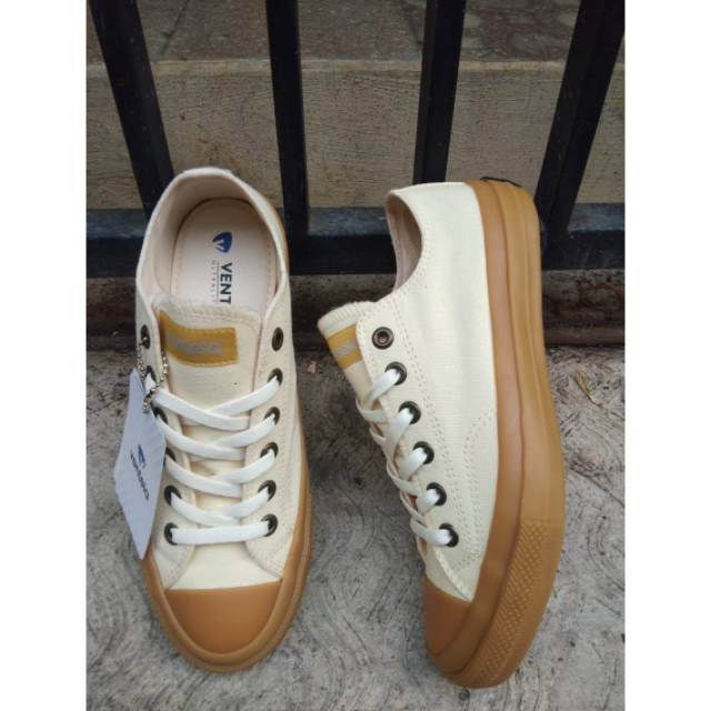 Sepatu Ventela BTS  70's gum low warna white